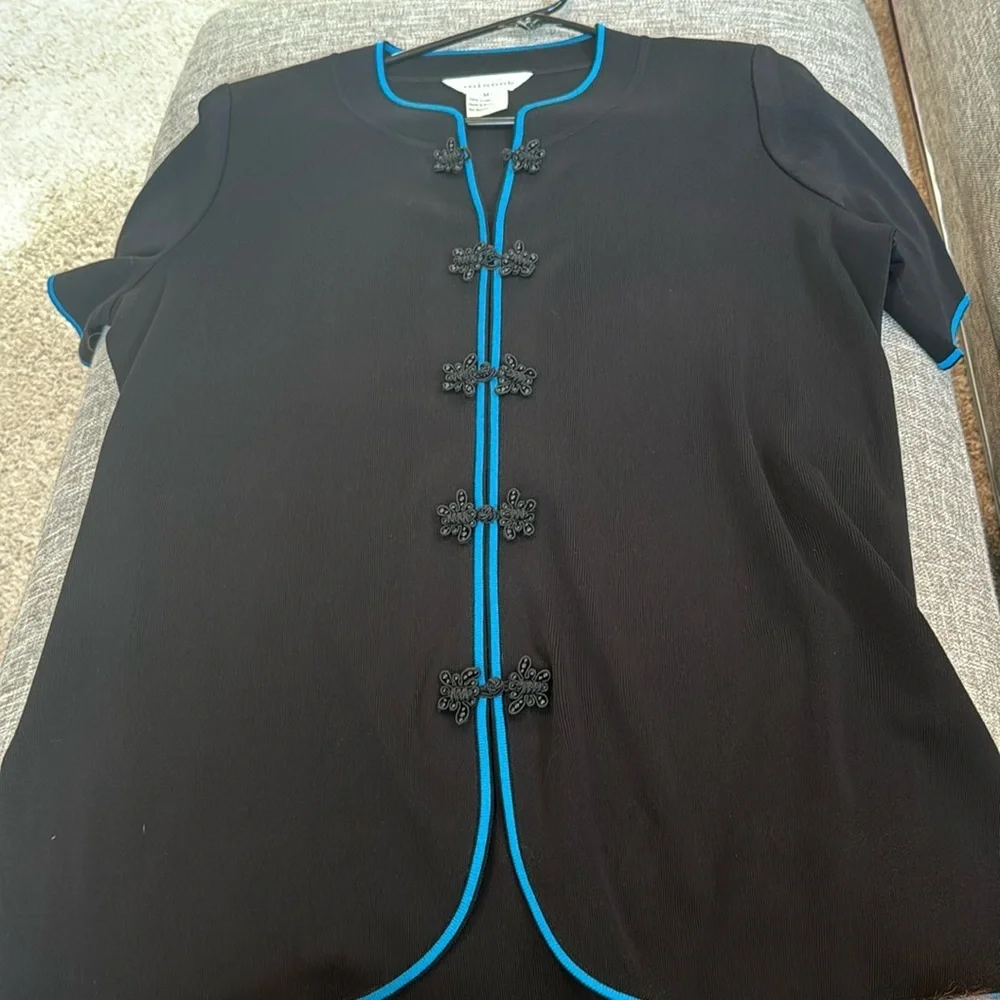 EXCLUSIVELY MISOOK WOMEN Black Acrylic Knit Cardigan - Picture 2 of 11
